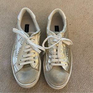 Steven by Steve Madden Rezza Gold Sneaker size 9